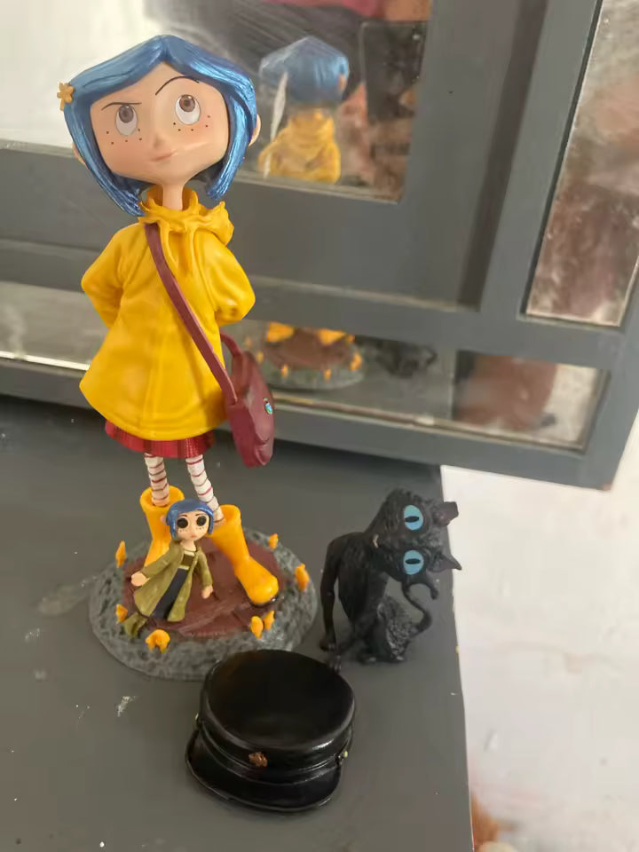 Coraline: Coraline Jones, The Cat & Coraline Doll Non-Scale Figure Set