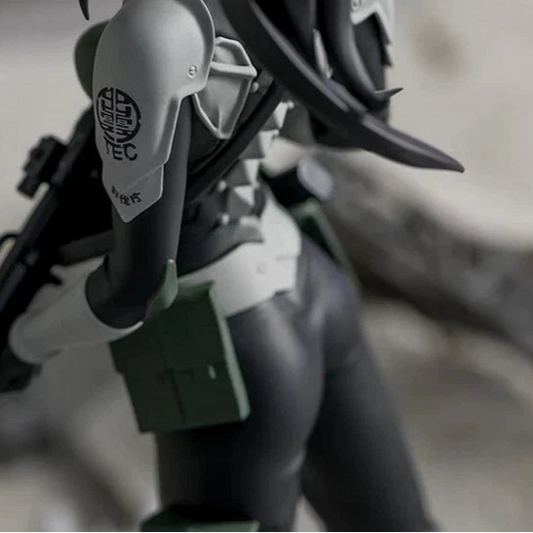 Mina Ashiro Combat Suit Kaiju No. 8 Anime Figure Model Statue PVC 5.9" [Boxed)