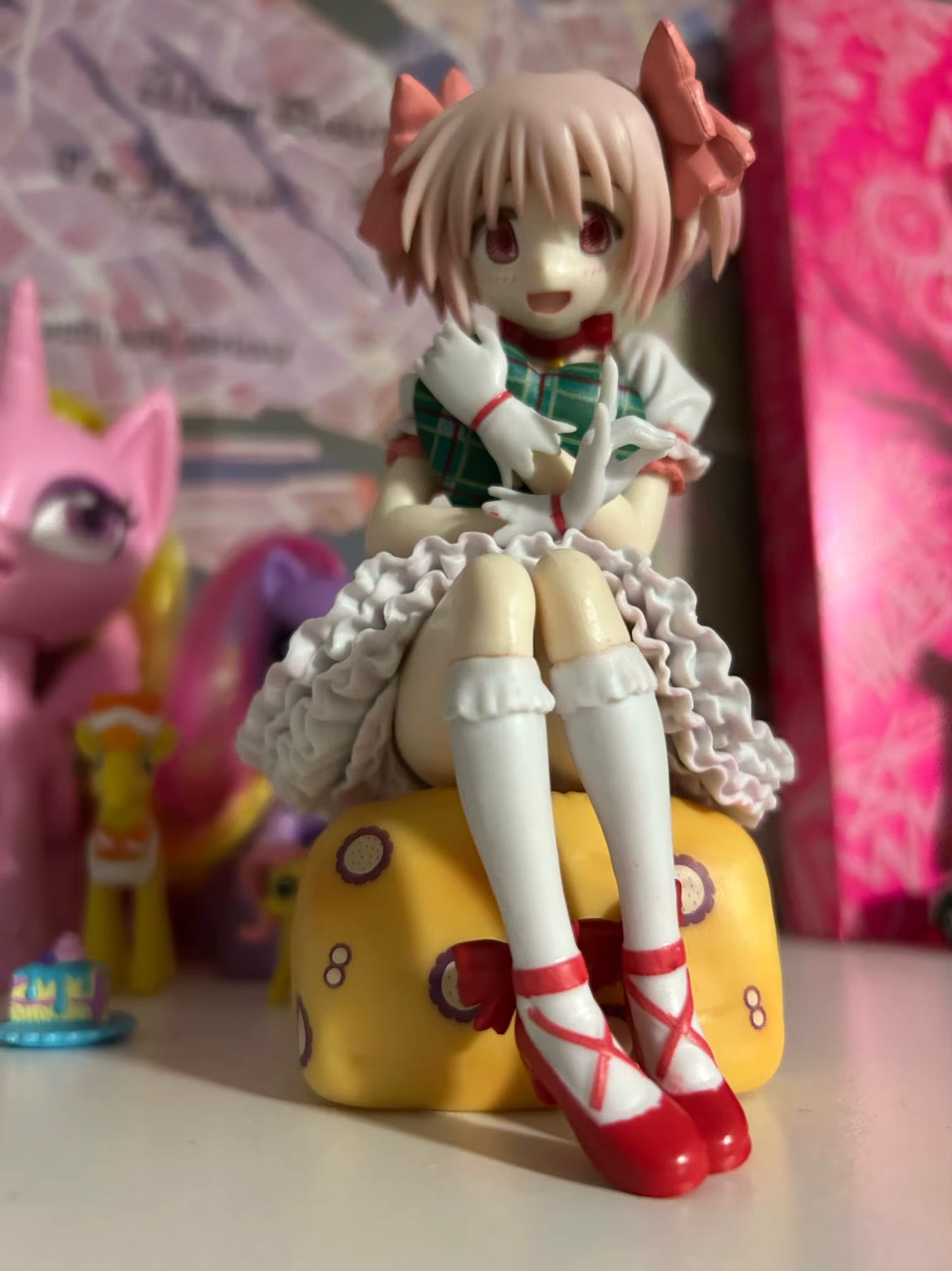 Madoka Kaname Sitting Puella Magi Madoka Magica Anime Figure Model PVC 5.8" [Boxed]