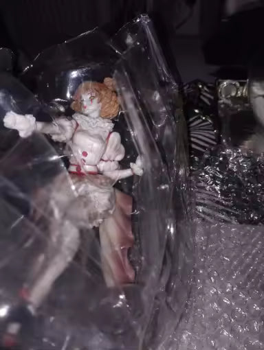Female Pennywise The Clown Collectible Scary Parody Horror Figure Model Statue PVC 7" [Boxed]