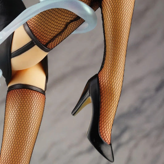 One Piece: Kalifa Raise Your Foot Ver. 1/8 Scale Figure