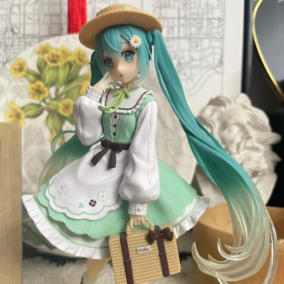 Vocaloid: Hatsune Miku Themed Variations Figure
