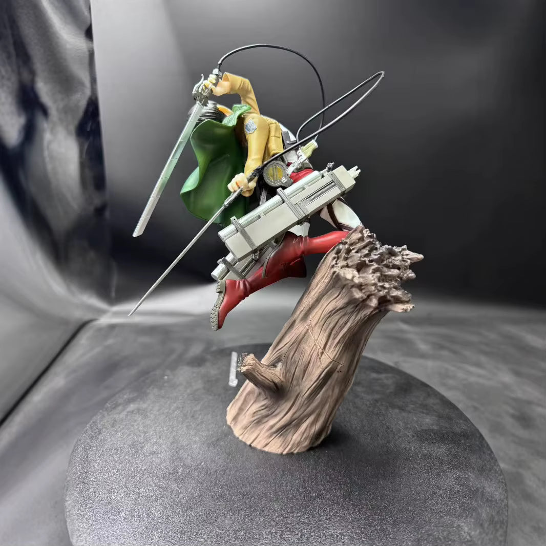 Attack on Titan: Levi Ackerman 1/7 Scale Figure