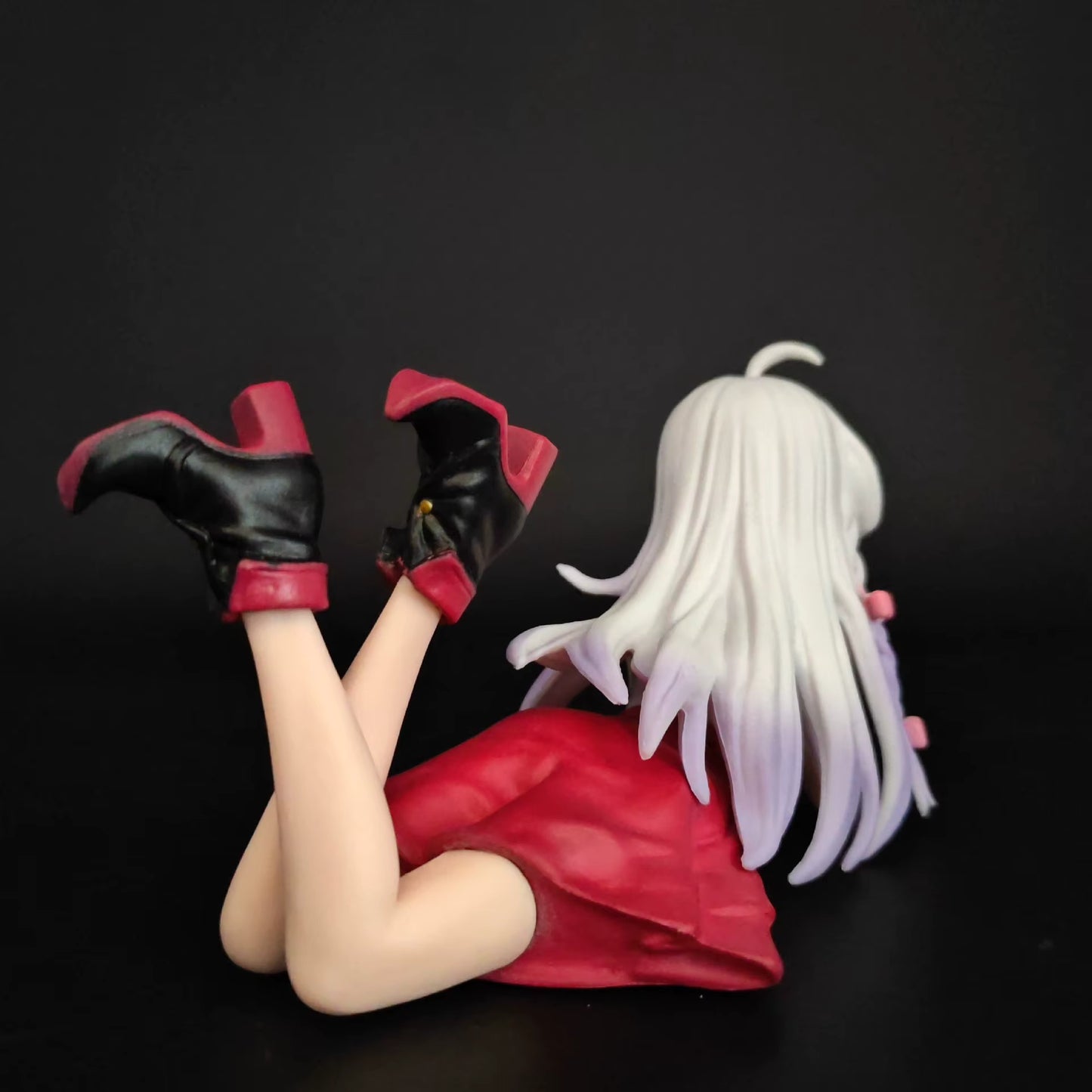 Wandering Witch: The Journey of Elaina — Elaina Lying Down Ver. Non-Scale Noodle Stopper Figure