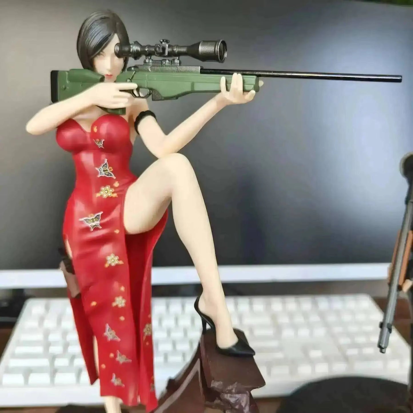 Ada Wong and Leon Scott Kennedy Resident Evil Collectible Figure Model Statue PVC [No Box]