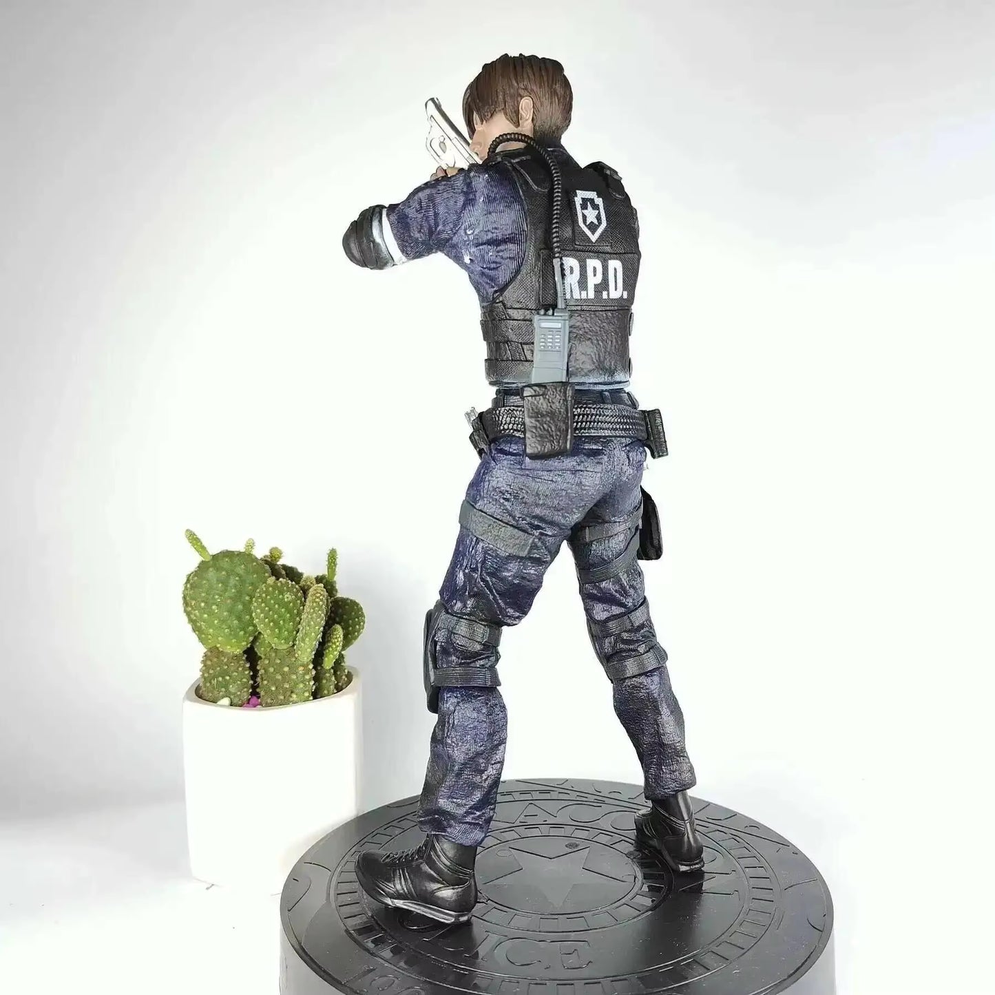 Leon Scott Kennedy and Jill Valentine Resident Evil Figure Model Statue PVC 13" [No Box]