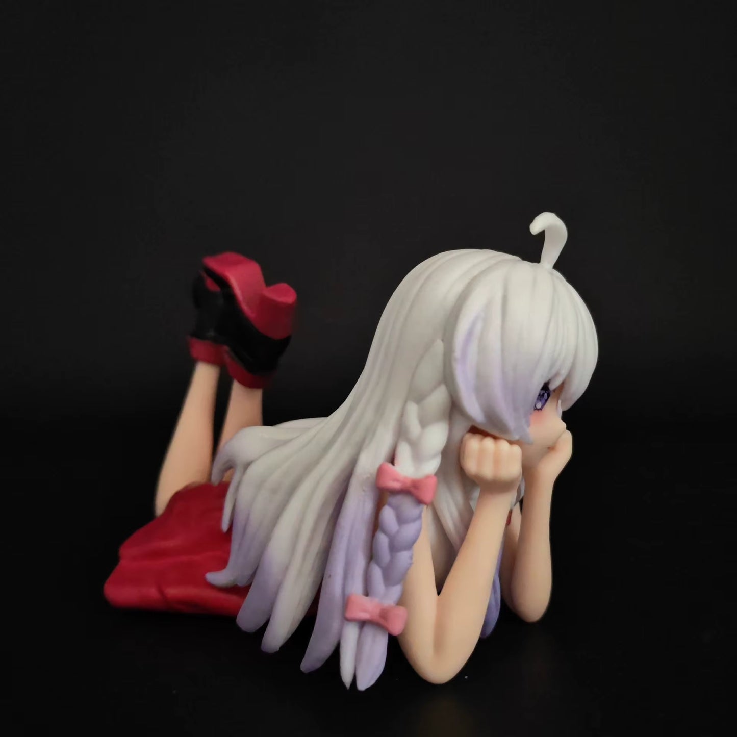 Wandering Witch: The Journey of Elaina — Elaina Lying Down Ver. Non-Scale Noodle Stopper Figure