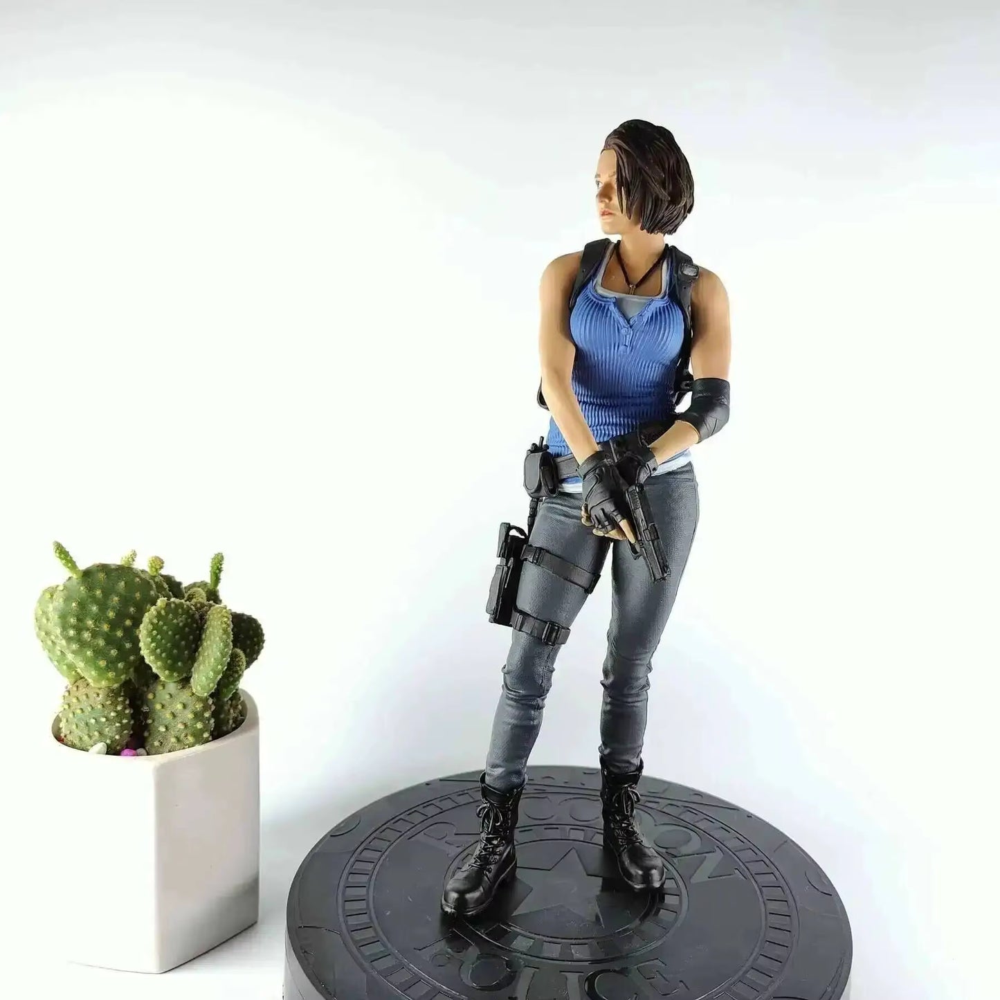 Leon Scott Kennedy and Jill Valentine Resident Evil Figure Model Statue PVC 13" [No Box]