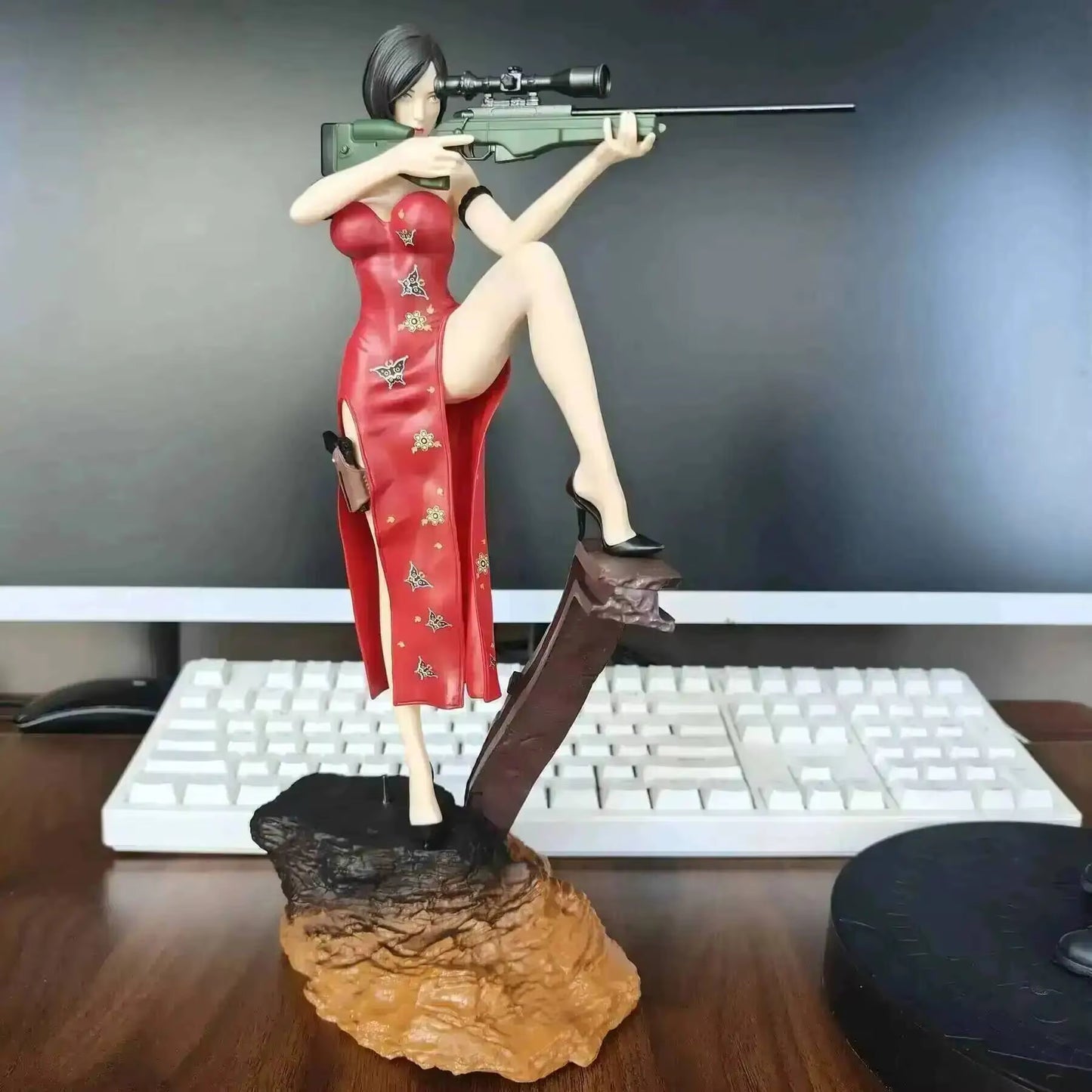 Ada Wong and Leon Scott Kennedy Resident Evil Collectible Figure Model Statue PVC [No Box]