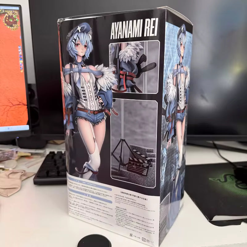 Neon Genesis Evangelion: Rei Ayanami Street Fashion Ver. 1/5 Scale Figure