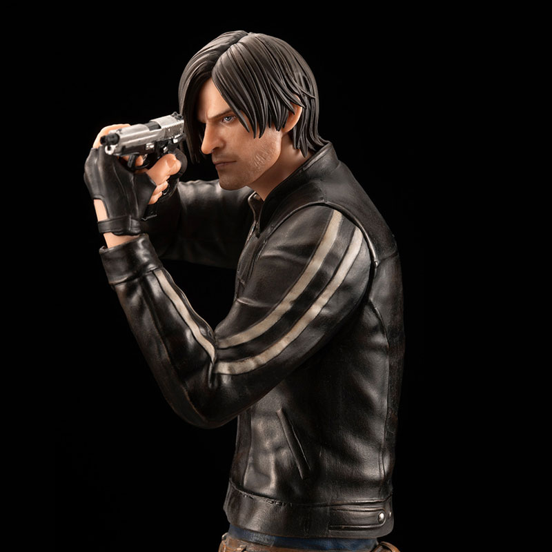 Leon S. Kennedy Resident Evil: Vendetta Collectible Figure Model Statue PVC 11" [Boxed]