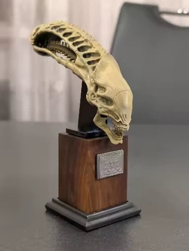 Alien Skull Desktop Ornament Decor Collectible Xenomorph Figure PVC 6" [No Box]