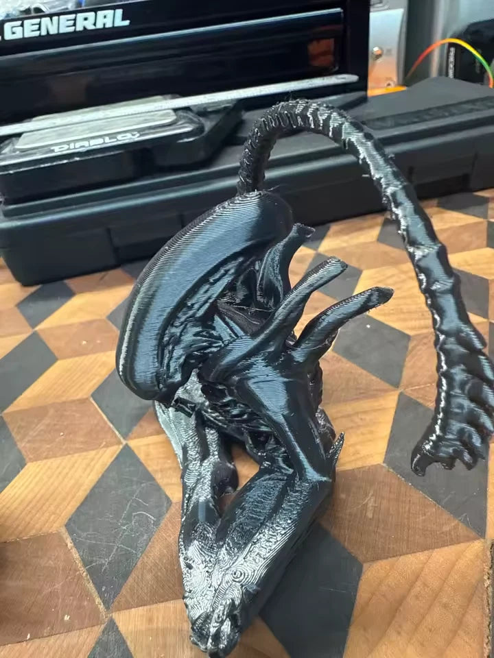 Alien Meditating Desktop Ornament Collectible Xenomorph Figure PVC 3" [No Box]