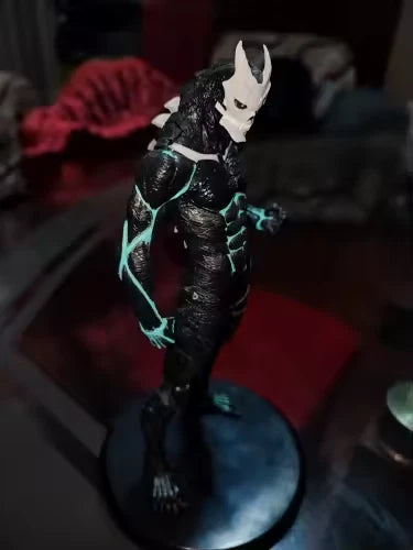 Kafka Berserk First Form Kaiju No. 8 Anime Collectible Figure PVC 8" [Boxed)