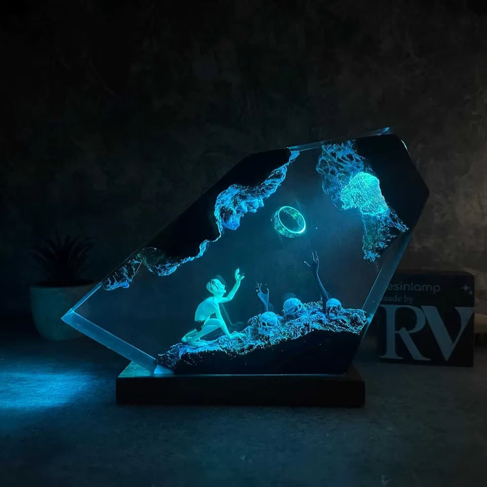 Gollum The One Ring The Lord of the Rings Desktop Night Light Resin 6 x 4 "