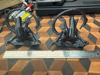 Alien Meditating Desktop Ornament Collectible Xenomorph Figure PVC 3" [No Box]